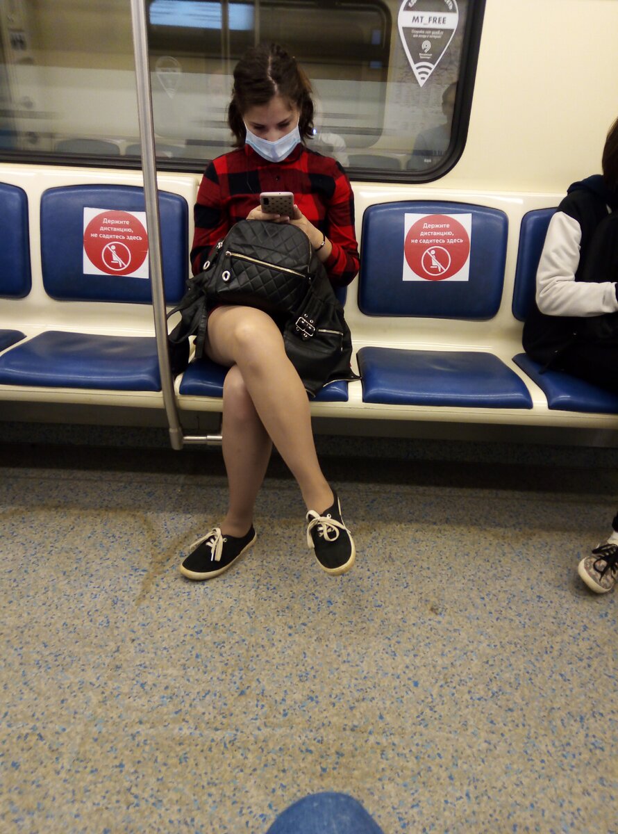 Москва. Метро. Девушка. 