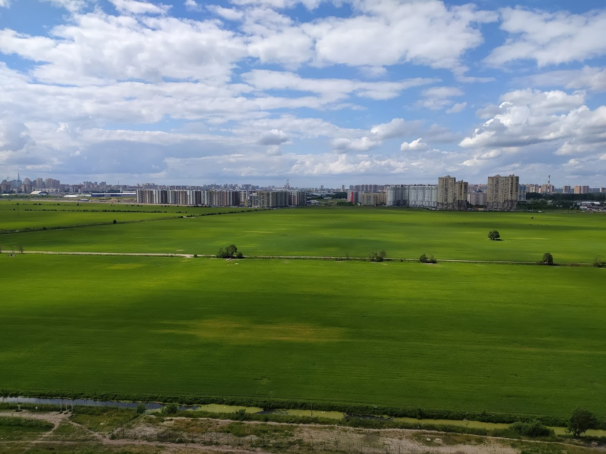 Личный снимок. Видно новостройки и вторичку 