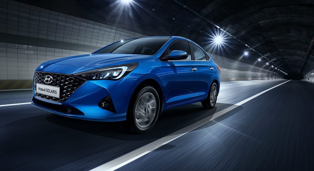 Принципиально новый дизайн бампера и оптики схож со старшей Элантрой. Фото Hyundai Motor CIS.