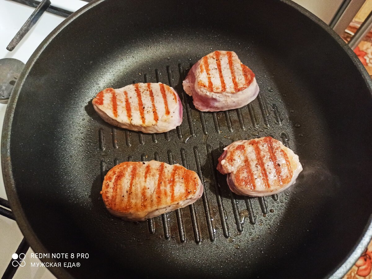 Готовим сочные медальоны из свиной вырезки у себя на кухне (как в  ресторане). | Мужская Еда | Дзен