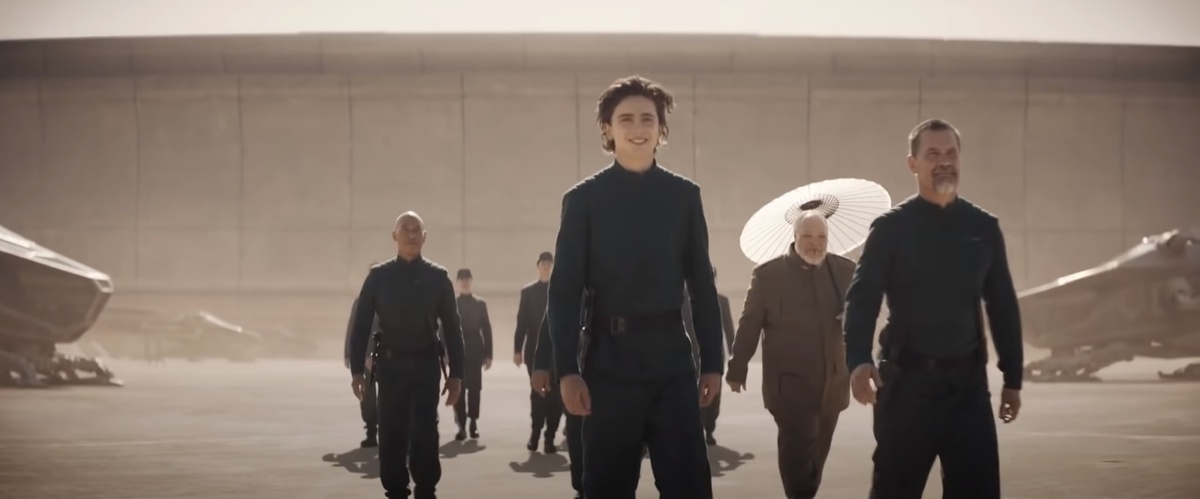 Человек с белым зонтиком — Сафир Хават.