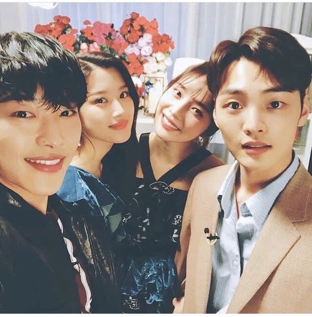 Главные герои дорамы. Источник Яндекс картинки.