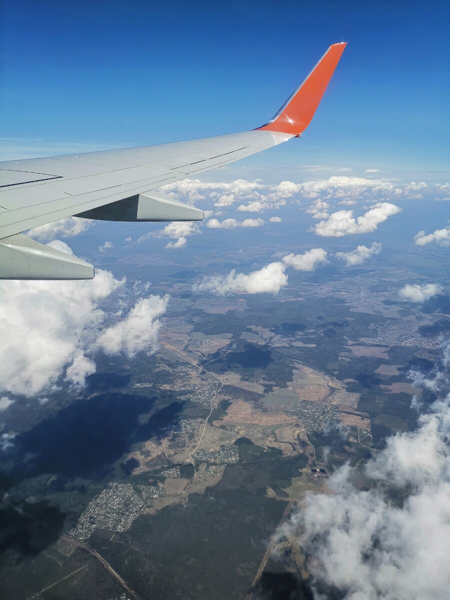 Полет в бангкок. Крыло самолета. Вид из самолета. Вид из самолета крыло. Полет из самолета.