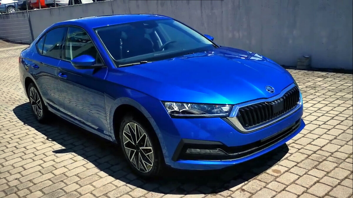 Достаточно агрессивный дизайн передней части сделает автомобиль привлекательным и для молодой аудитории