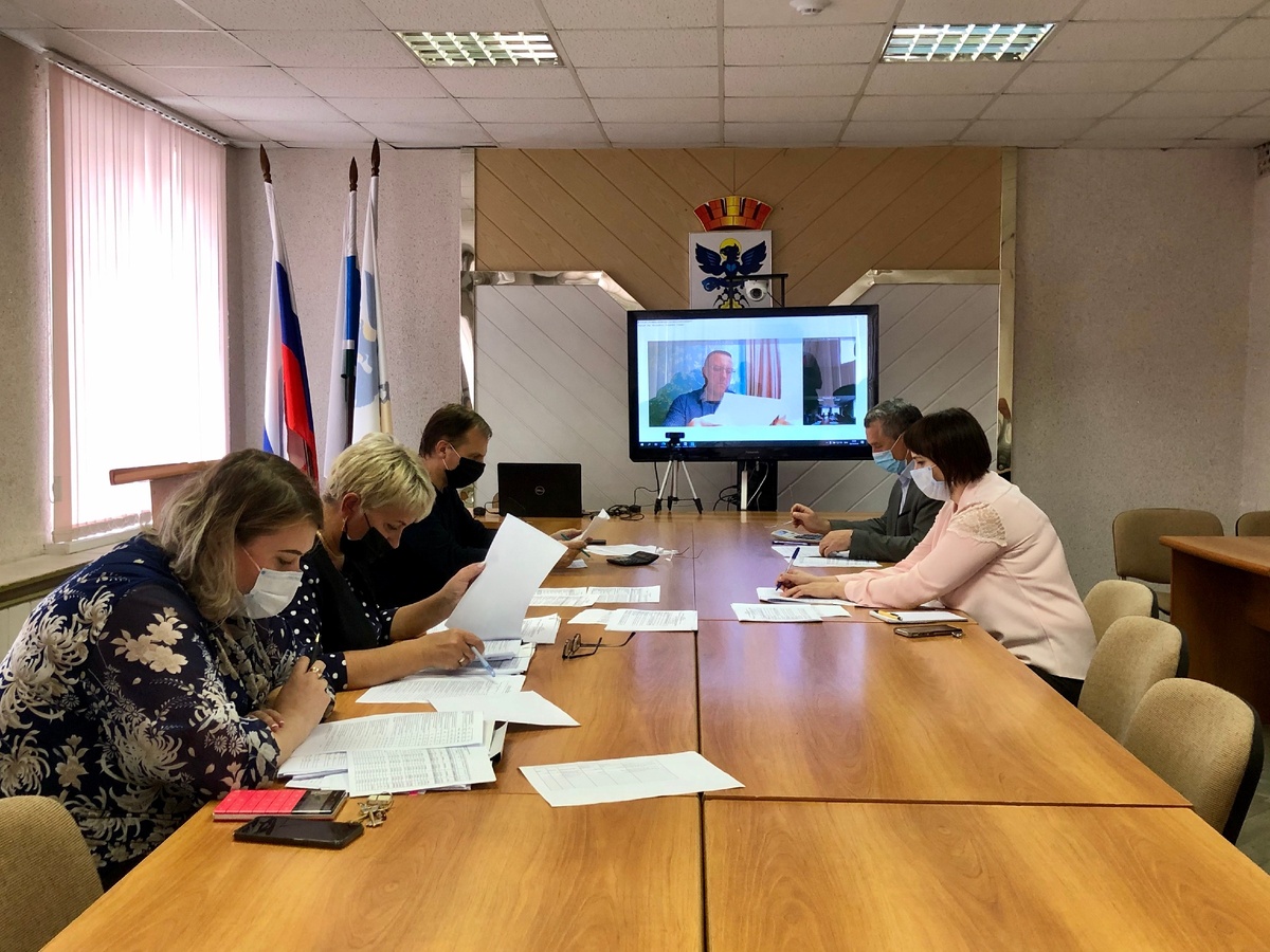 Идет заседание комиссии по бюджету