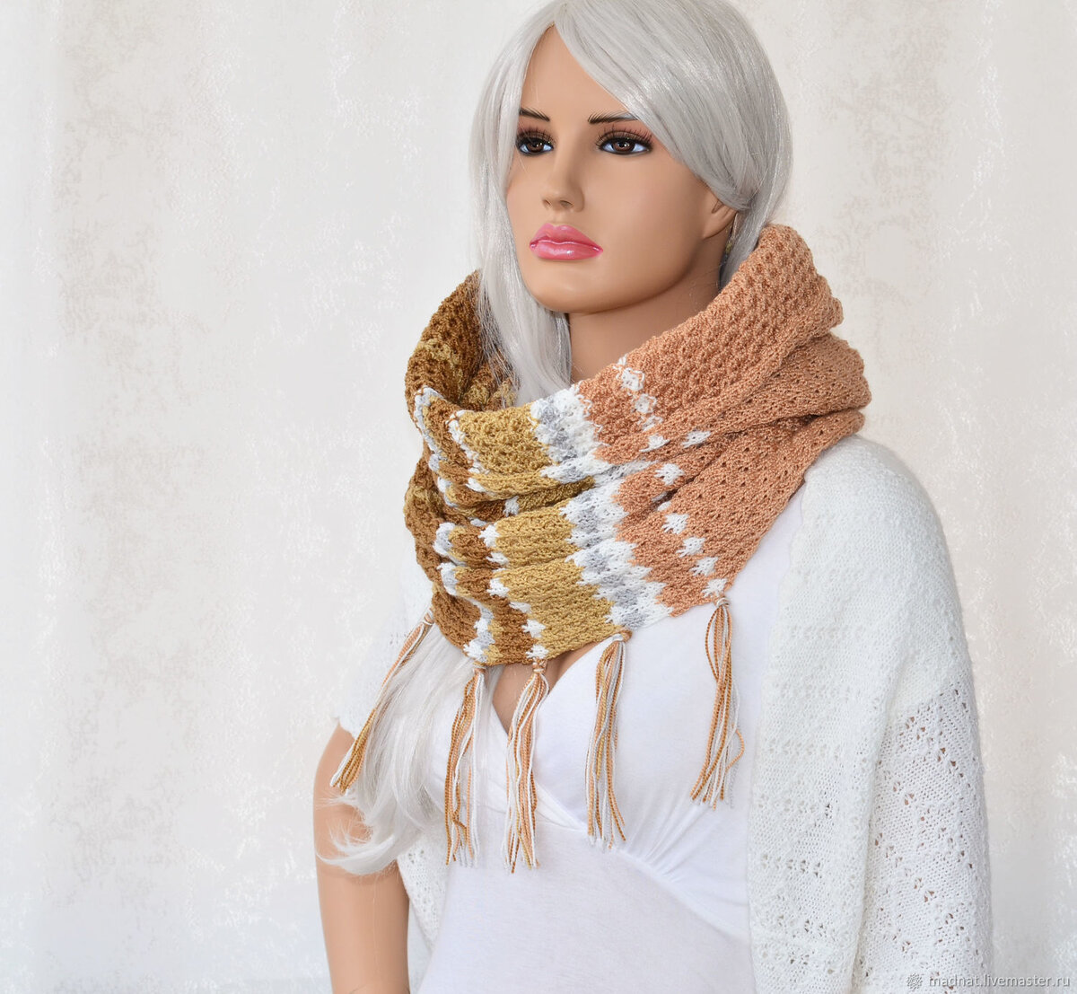 Снуд, который лёгким движением из воротника превращается...