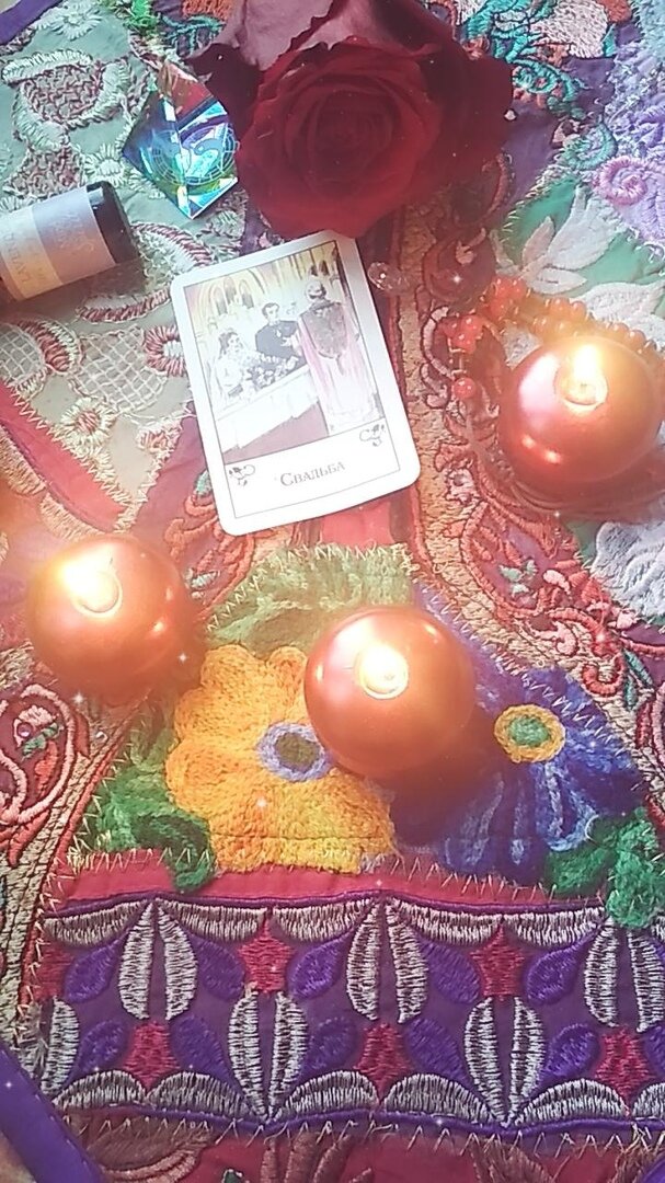 Цыганский оракул.
Всем привет.🙏🏻 Хотела на новую неделю передать вам послание оракула.🔮
Это что-то новое. Не таро-гороскоп . Не астрология. А послание оракула.
🔮 Послание оракула на неделю с 19 по 25 октября.🔮
Буду благодарна за лайк.💖

Овен🔮.Все идет своим чередом и развивается ,как нужно.Всю неделю сохраняйте баланс эмоций и держите себя в руках.Постарайтесь избавиться от негативных мыслей и обдумывания своих проблем. Скоро вы начнете видеть вещи ясно и понимать,что нет причин для страха.В работе проявляйте точность и дисциплину.Девиз недели -Спокойствие -только спокойствие!!!

Телец🙏🏻-Понимайте и принимайте свои чувства и обозначайте границы. Стоит открыто говорить о том, что вы чувствуете и чего желаете , даже если это кому-то неприятно. Не через манипуляции, а четко и конкретно, хочу так. Внедряйте идеи в свою жизнь,пробуйте новое.Девиз недели-Я уважаю прежде всего себя!!!

Близнецы-🌑Не стоит больше жить в сценарии- А вдруг хуже будет?Ситуации которые вас беспокоят скоро могут быть решены высшими силами.Предстоит взаимодействие и общение с разными людьми.Не бойтесь договариваться и просить.Девиз недели-Чтобы узнать, надо попробовать.

Рак💎-Вас ожидает новая захватывающая авантюра.Приключения никто не отменял.!Люди обратят на вас внимание и захотят участия в вашей жизни.Вам стоит лучше понимать окружающих и уметь находить общие точки и интересы.Девиз недели-энергичность и общение приносят мне развитие и связи!!!

Лев🧿Настало время научить других тому, как с вами быть. Научить и показать..Словами, через рот, поведать.Никто не должен угадывать ваши желания или обиды.На неделе могут обнаружиться свои старые шрамы , теневые качества, голодные места..Чтож увидели и сделали выводы.Девиз недели- открытый диалог решает многие проблемы и вопросы.

Дева☂-Страх и отрицательные мысли не позволяют вам радоваться жизни.Они блокируют ваш творческий потенциал,и жизнь кажется тоскливой и унылой. Вспомните давно ли вы были беззаботны.?Благоприятны все процедуры очищения, детокс,нейтрализация мыслей.Девиз недели-Нет ничего в этом мире ,что я могу бояться.

Весы🌖-Вопросы которые вызывают переживания скоро закончатся.Оставайтесь спокойны и немногословны не смотря на напряжение.В ближайшее время вы сможете понять себя и свои чувства,а также намерения и поступки вашего окружения.Девиз недели-Спокойствие и прозрачность мысли в голове ,принесет спокойствие в теле.

Скорпион🌼-Вас могут посетить любовные мысли касаемо дорогих вам людей.Захочется праздника любви и веселья.Отличное время для прогулок,гостей и свидания.Это хорошее и радостное время ,чтобы делать добрые поступки и размышлять о благодарности.Девиз недели-не ждите чуда,чудите сами!

Стрелец🧚‍♀-Основная задача избавиться от отрицательных мыслей ,а ваша сила духа поможет вернуть положительное отношение ко многим вещам и людям. Неделя призывает к духовности и чувственности.Девиз-Истинно духовный человек тот,кто может найти мир даже посреди суматохи!

Козерог🌑-Разочарование и суматоха,результат вашей эмоциональной неустойчивости.Вам стоит восстановить гармонию,тишину и спокойствие.Заняться собой и не лезть к другим.Больше времени проводите на природе ,это поможет обрести ресурс.Девиз на неделю-Позволяю себе отдых!

Водолей💦Просто расслабьтесь и наслаждайтесь каждым днем и минутой!Мечтайте и пересматривайте свою жизнь -вам это понравиться.Уделите время земным радостям и любви!Девиз недели-Позволяю себе маленькие слабости и радости!

Рыбы🐬-Надо заниматься тем, что вам доставляет удовольствие в любое время дня и ночи.Пробовать свои силы и делать первые шаги в желаемом направлении. Чтобы внутри не копилась злость и обида в первую очередь на себя..Девиз на неделю-Я беру себя в руки и делаю свою жизнь лучше!
🙏🏻теплой осени вам🙏🏻