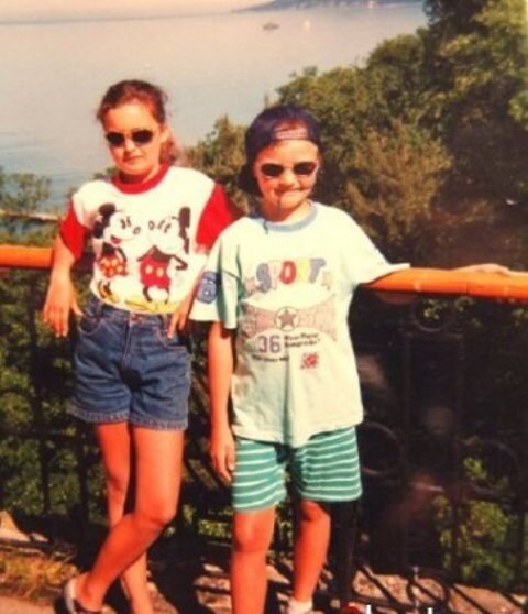 детские футболки 90-х. Источник фото https://otvet.imgsmail.ru/download/e39ffc8f54f38269199ec8496d25be0f_i-2077.jpg