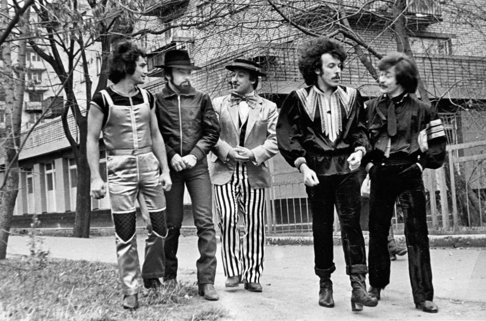 В костюмах от Зайцева