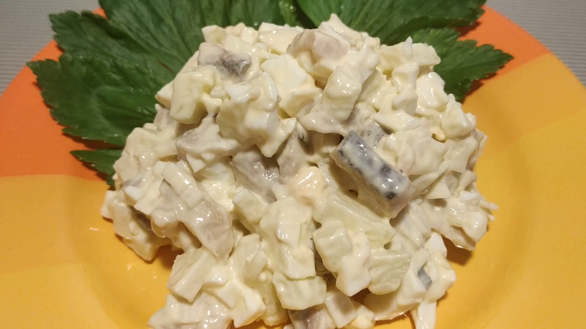 Салат с сельдью, пошаговый рецепт на ккал, фото, ингредиенты - Галина Шарамко