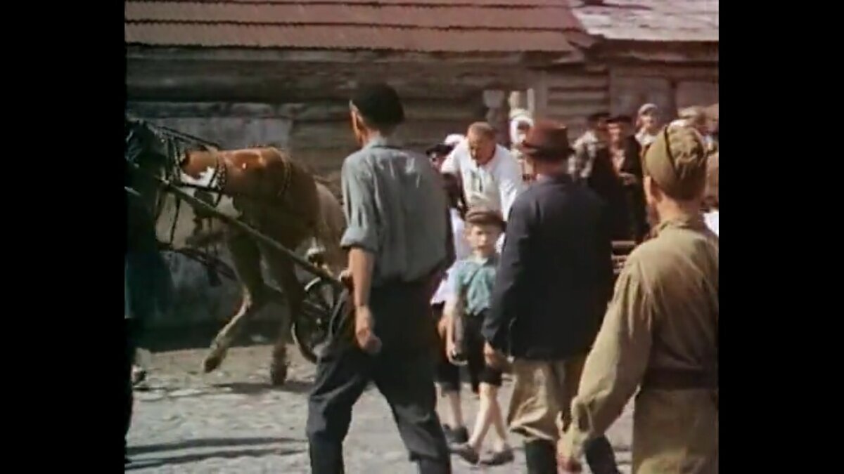 Братик в своей зелёной рубахе. Скрин из фильма