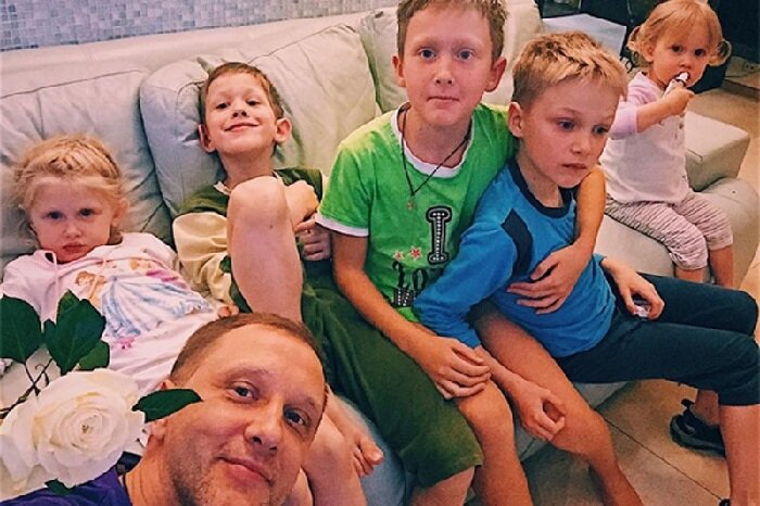 Сергей Горобченко с сыновьями.