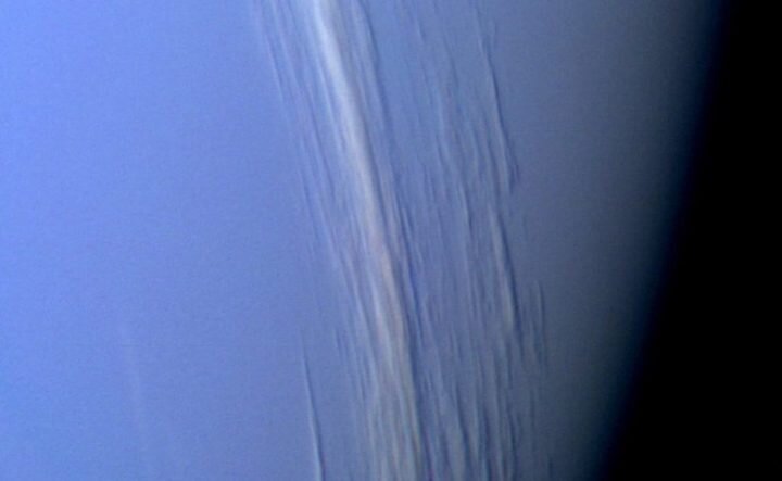Фотография облаков на Нептуне