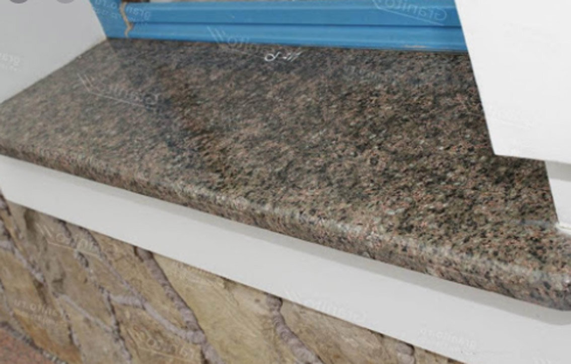 Гранитный отлив - фото из обще доступных источников. 