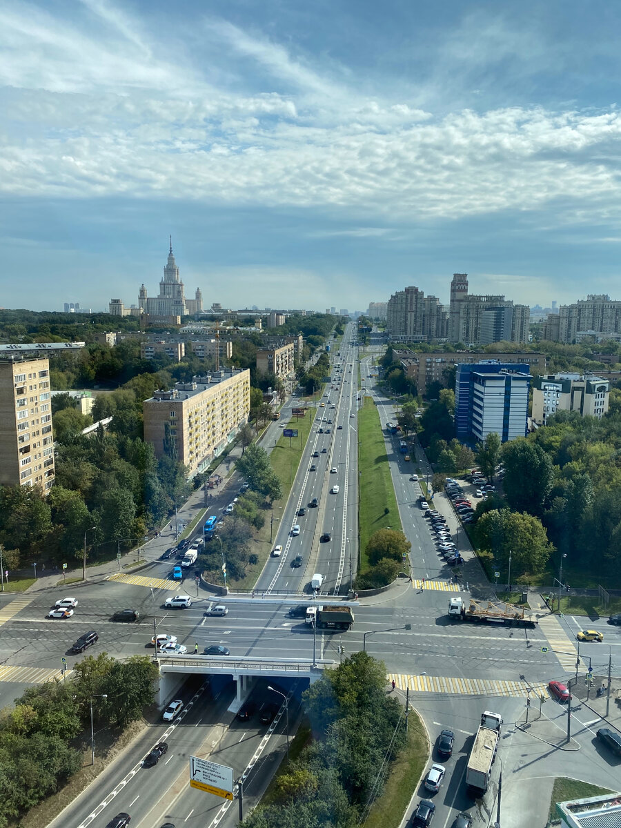 Вид из наших апартаментов в Москве. Фото автора.