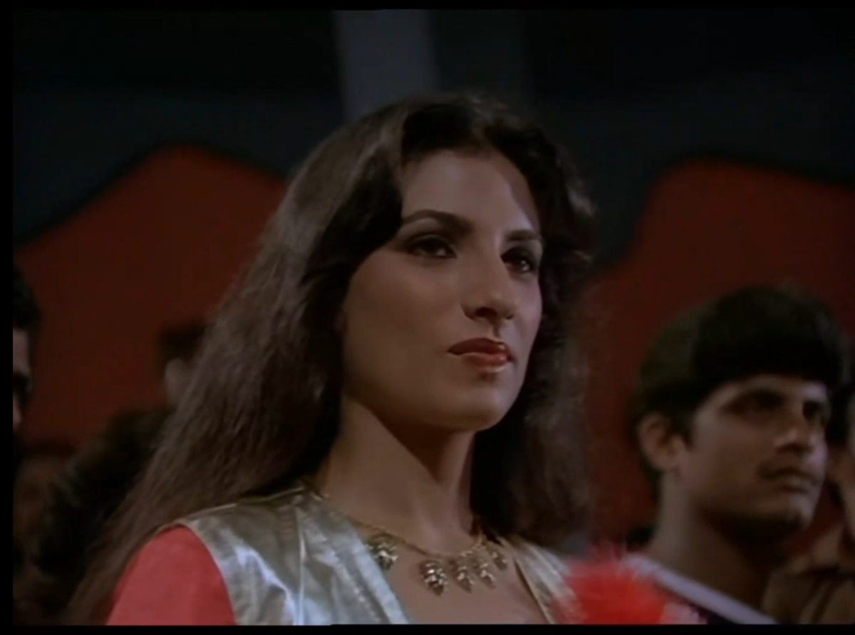 Ким рита оберой. Ким яшпал танцор диско. Митхун чакраборти танцор диско. Танцор диско девушка. Танцор диско девушка.