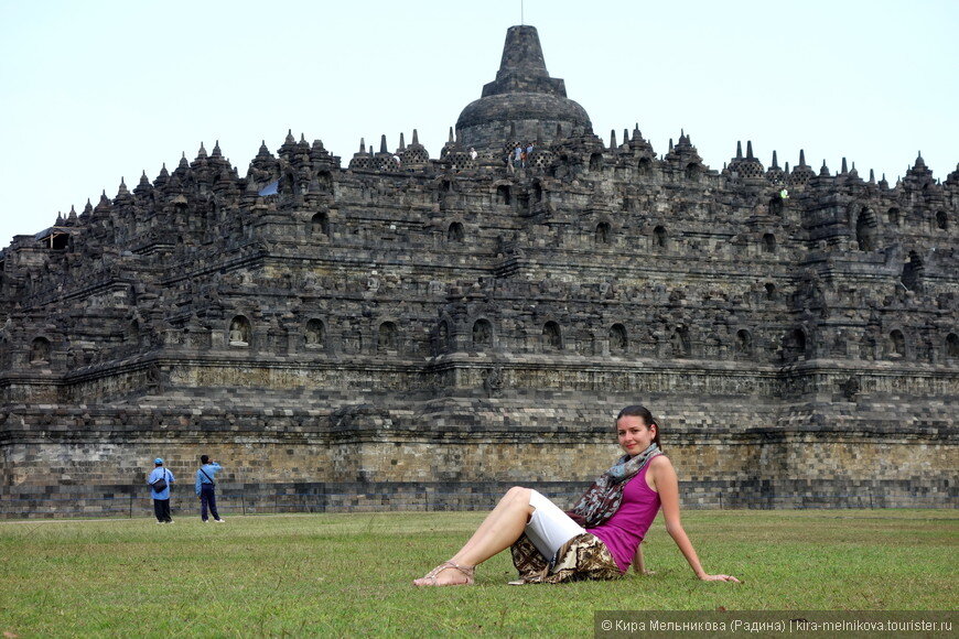 Боробудур, буддийский храм на горе/ Borobudur