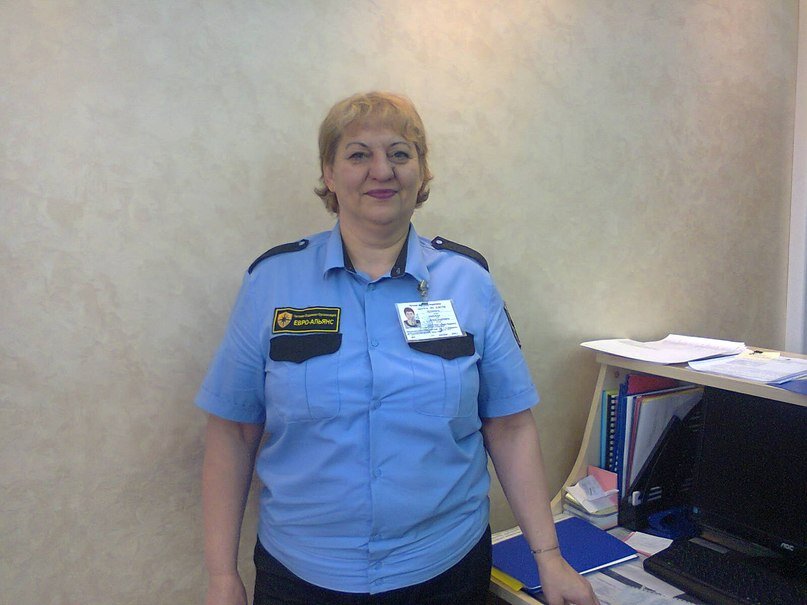 Кого она сможет остановить в случае чего? Третьеклассника без сменки?