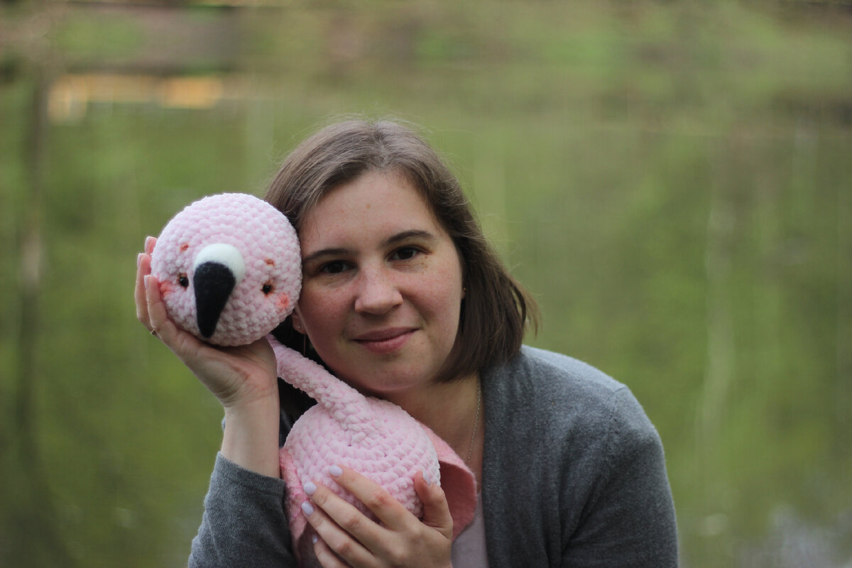 Я выбрала фотографию, где я вместе со своей работой)