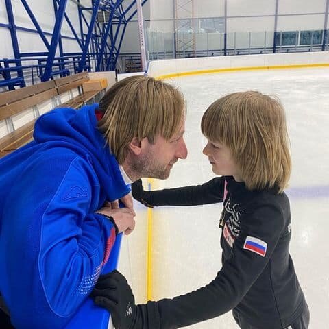 Сын легендарного фигуристка признался публично, что много тренируется ради того, чтобы у него сложилась удачно спортивная карьера. Фото: Инстаграм сына Плющенко.