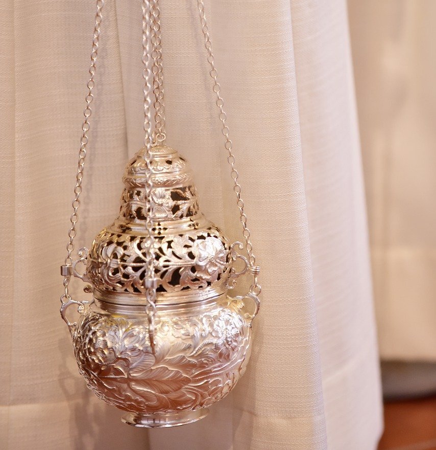 Ладан прекрасно очищает пространство