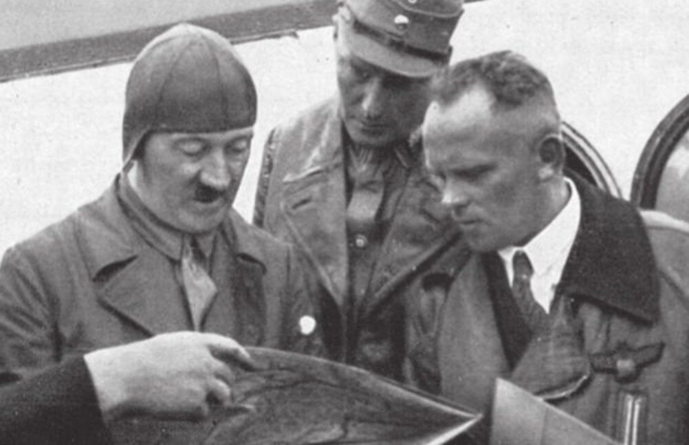 Фюрер, В.Брюкнер и Ганс Баур о маршруте полёта  в 1932-м году. 
