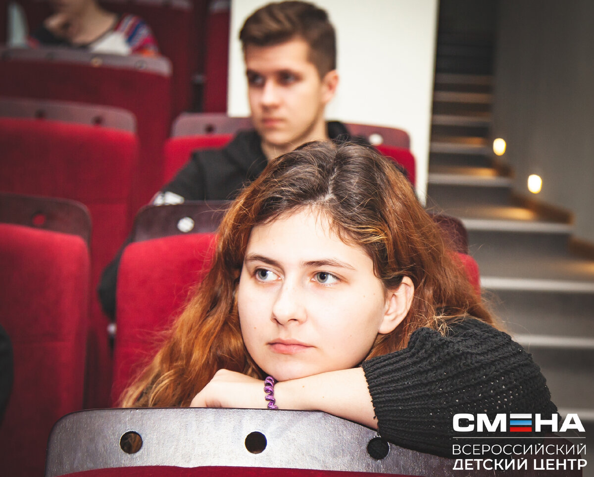 Такой важный навык для сценариста как наблюдательность, ребята развивают на авторской программе  «Детская Киноакадемия» в «Смене»