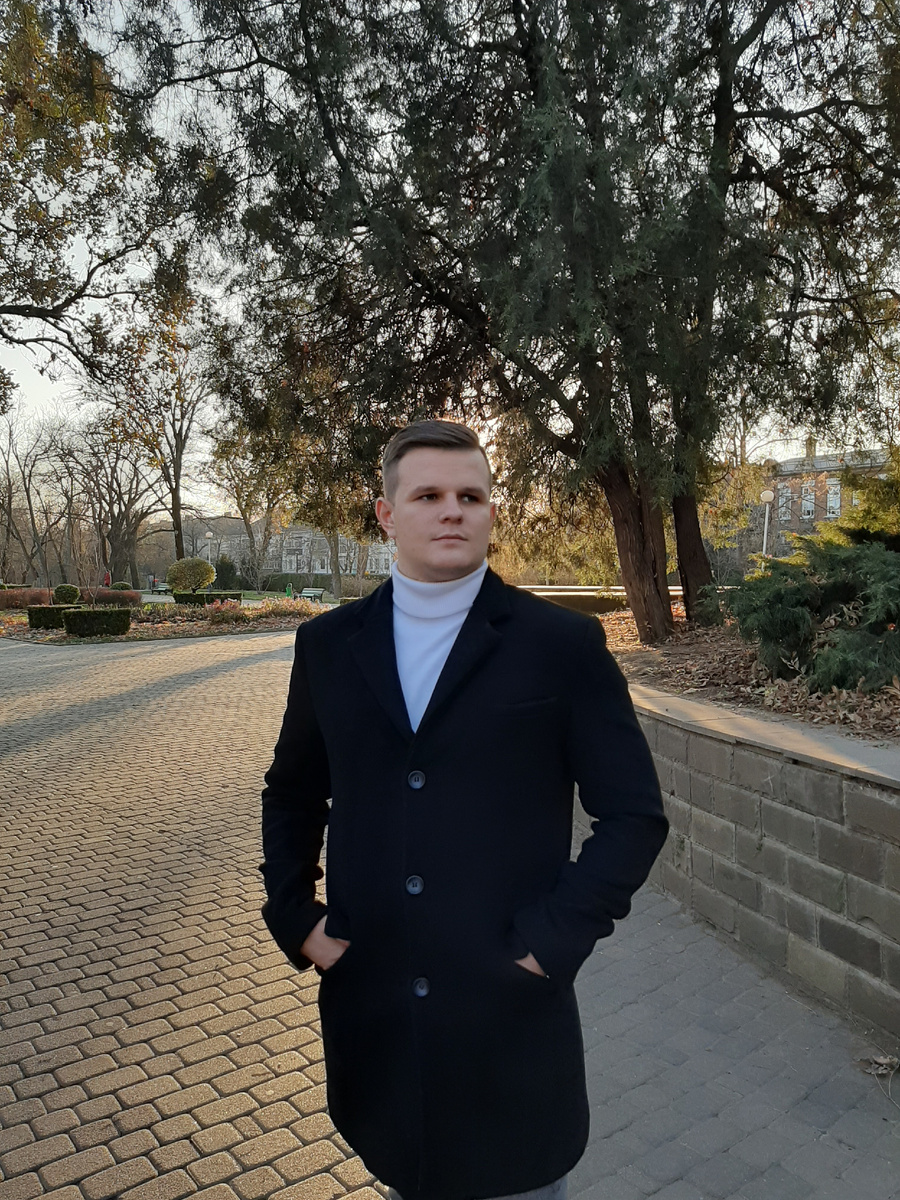 2019 год. Эта фотка запомнилась тем, что она сделана на новый телефон который я очень давно хотел и наконец-то купил себе. 