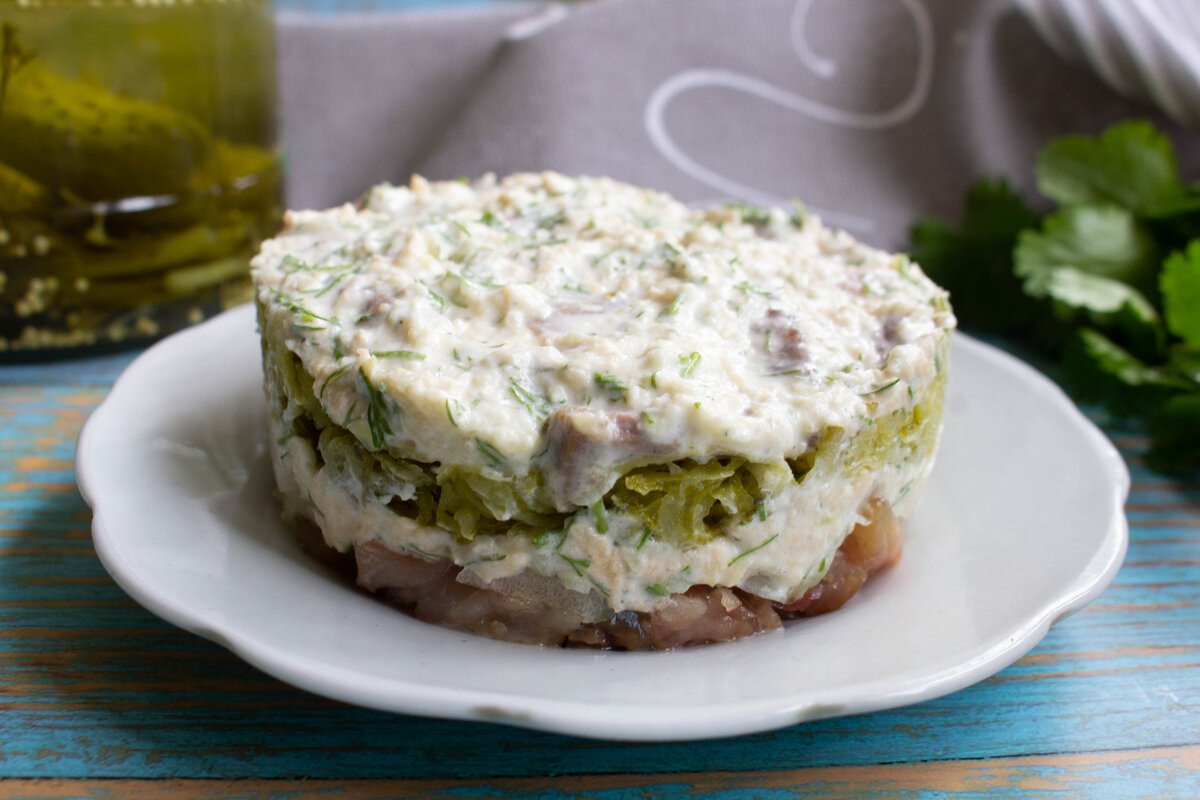 Сочный слоеный салат