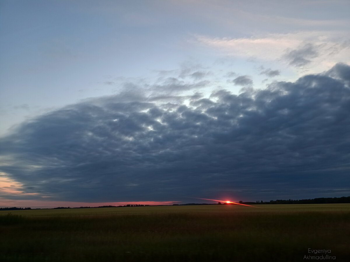 Рассвет в дороге.