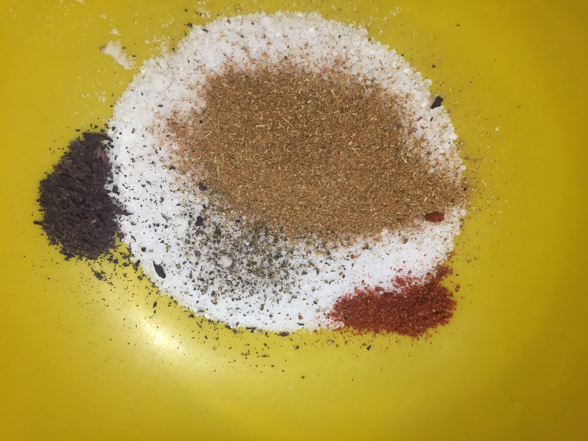 Соль, травки-приправки, перец