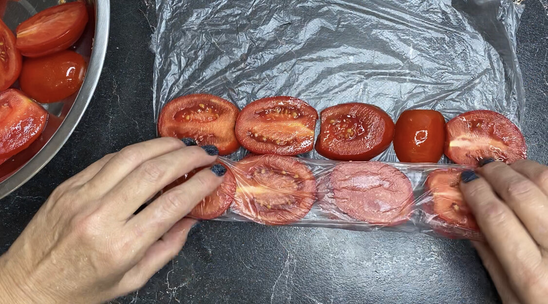 Заготовка свежих помидор на зиму.