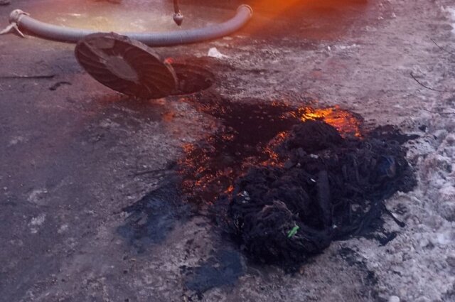    Такой мусор - причина засоров канализации. Фото: Пресс-служба Росводоканала/ Ирина Айданова