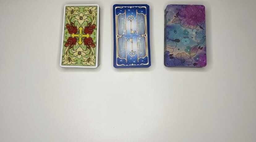 Онлайн гадание на картах таро: Что идёт в вашу жизнь. Три варианта. Фото автора 