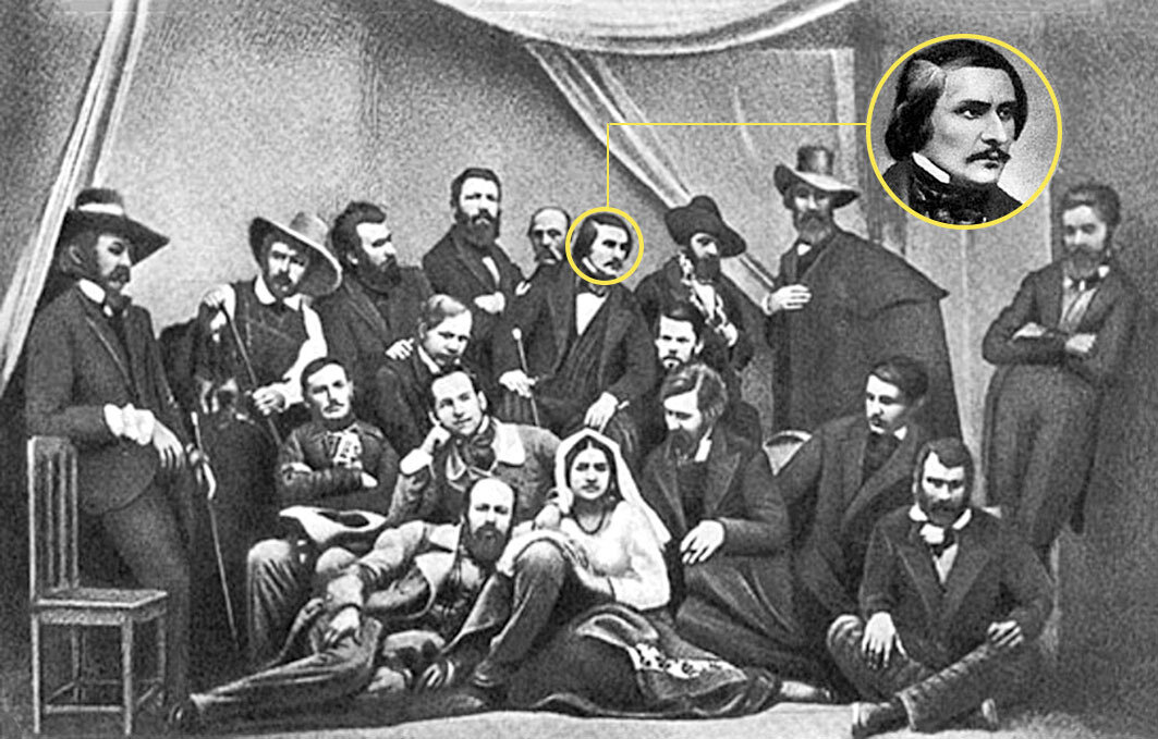 Единственное фото Гоголя сделал в 1845 году русский фотограф Сергей Левицкий в Риме, встречавшийся с колонией русских художников. 
В 1902 году, к 50-летию со дня смерти писателя, изображение Гоголя было выкадровано из группового снимка, переснято и увеличено.