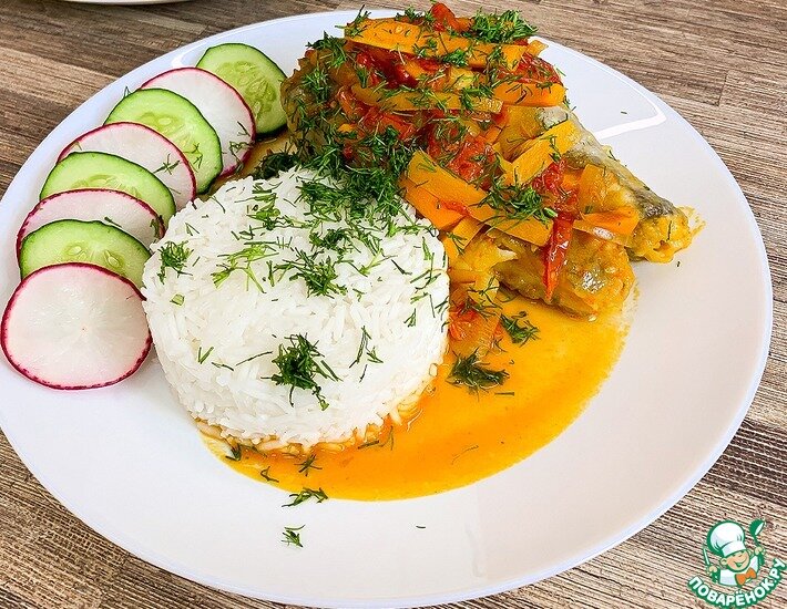 Полезный и вкусный ужин на скорую руку. Нет ничего быстрее, чем отварить рис Басмати и к нему приготовить овощи с рыбой. Получается очень вкусно, сытно и малокалорийно, на ужин самое то, что надо.