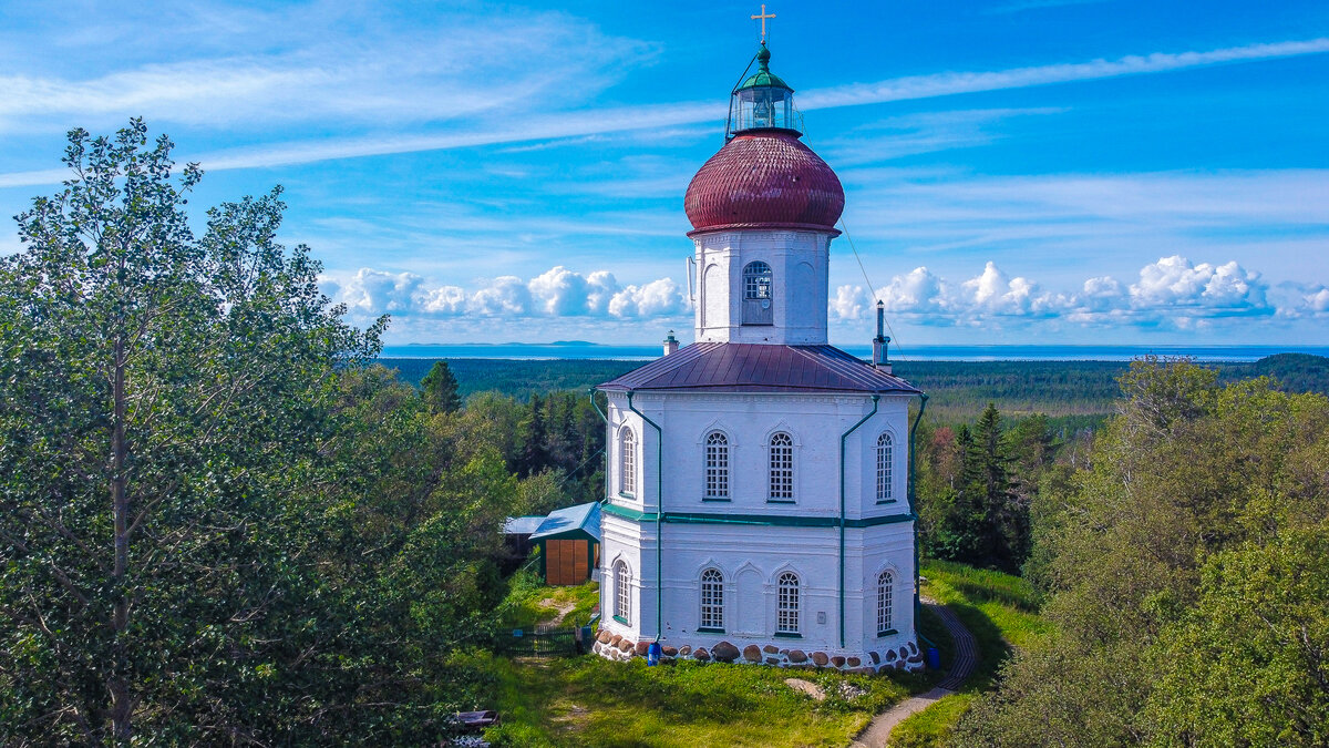 остров с церковью