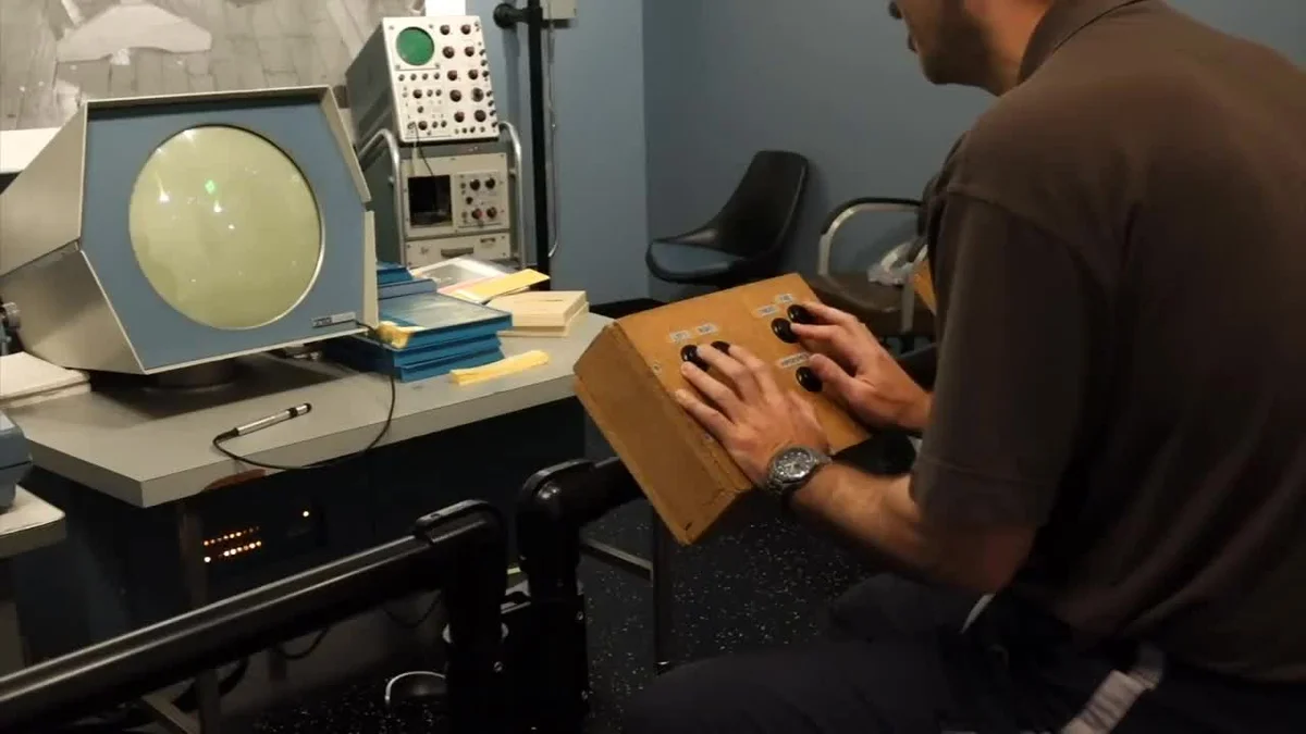 Первая игра в мире .