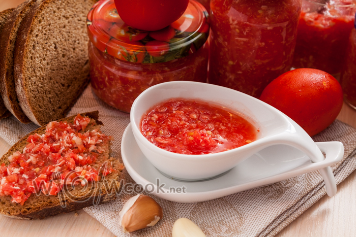 Томатный соус на зиму в домашних условиях: рецепт приготовления из помидор через мясорубку