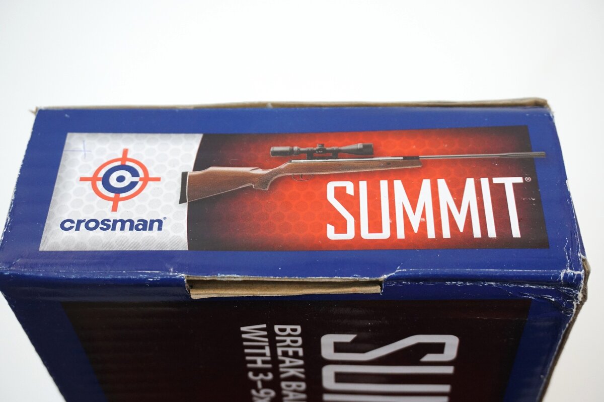Пневматическая винтовка Crosman Summit приятно и удобно держать в руках.