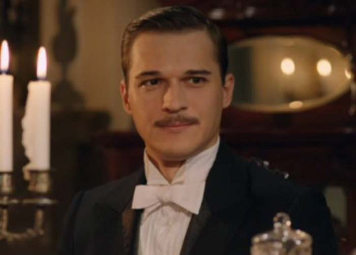 Илья Оболонков в сериале "Петля времени" 2013 год