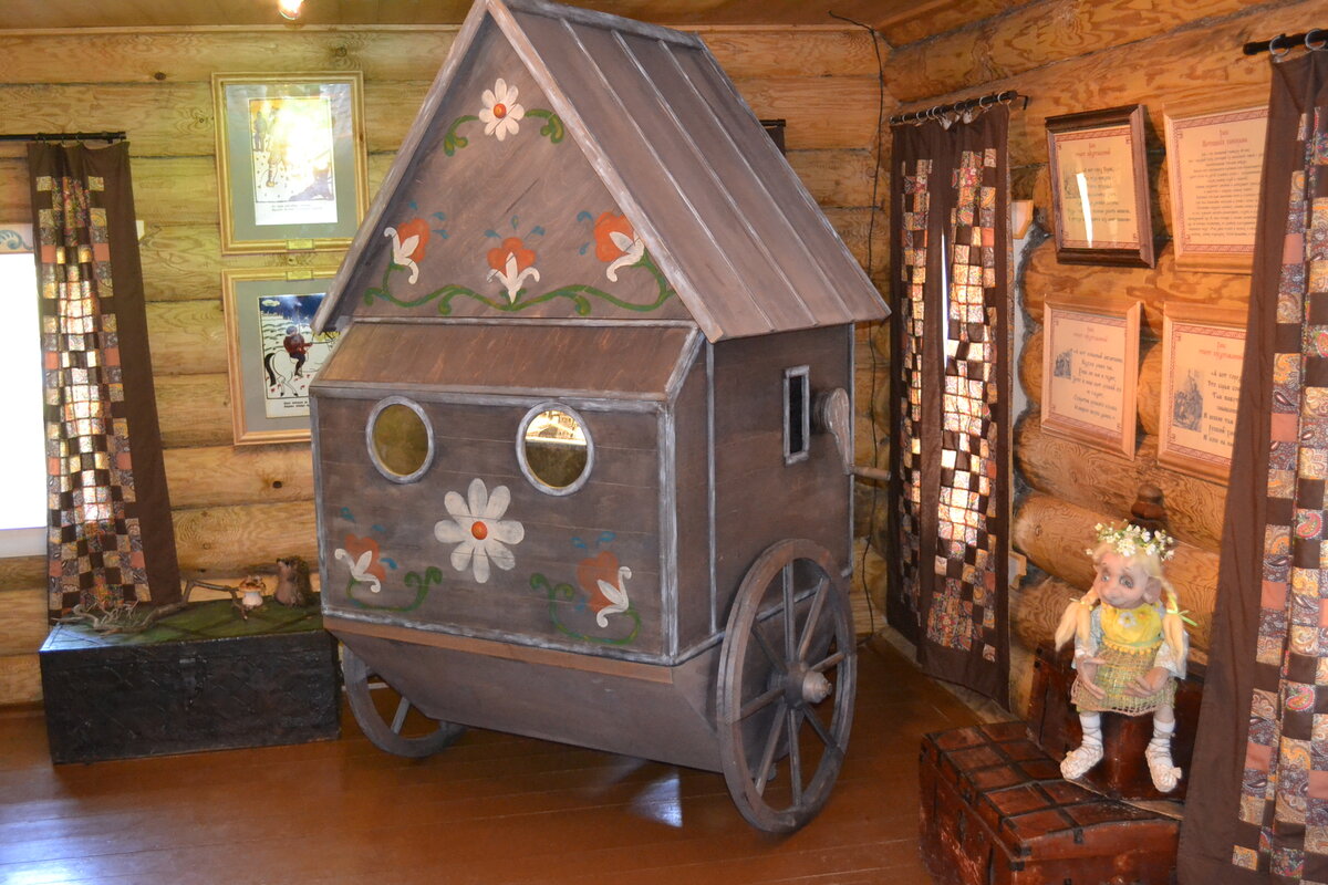 Раек в музее Петрушки в Переславле-Залесском