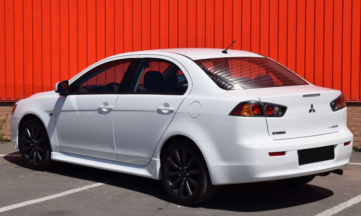 Mitsubuishi Lancer X листай вправо ----->>>>