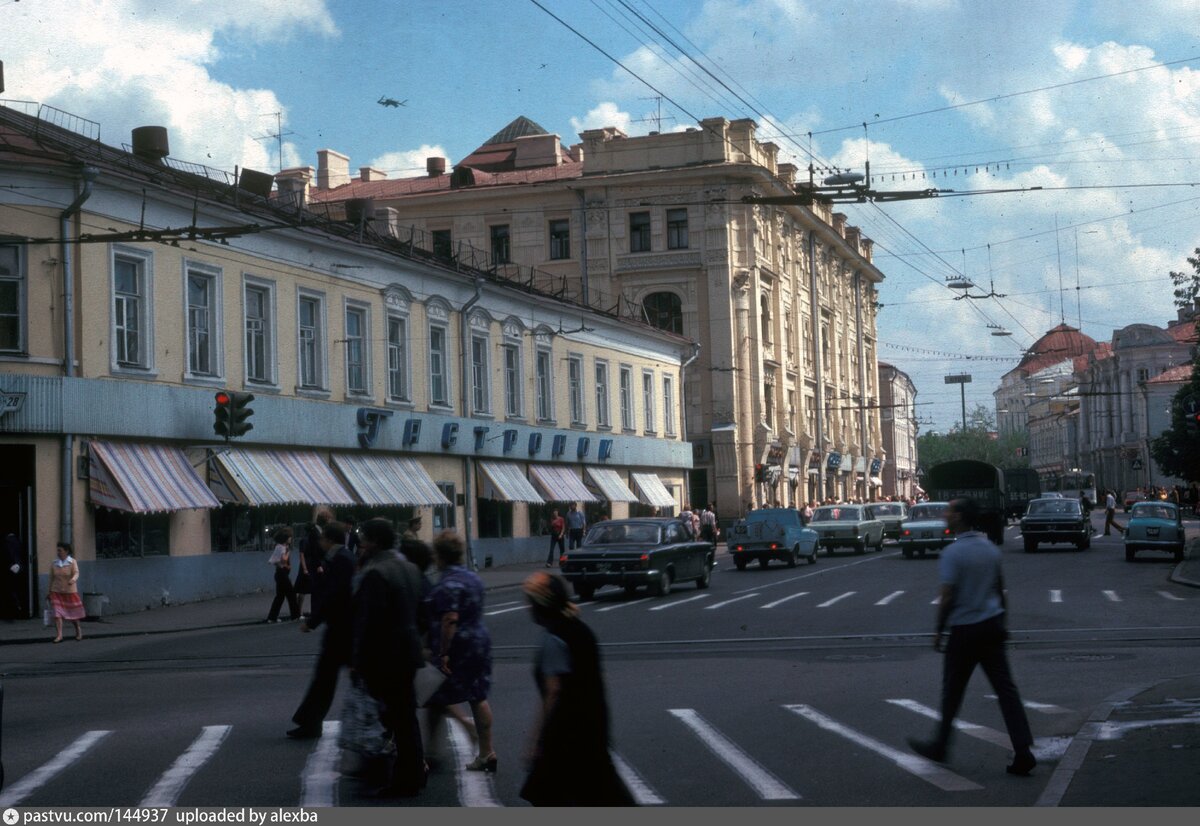 Покровские ворота где находятся в москве фото