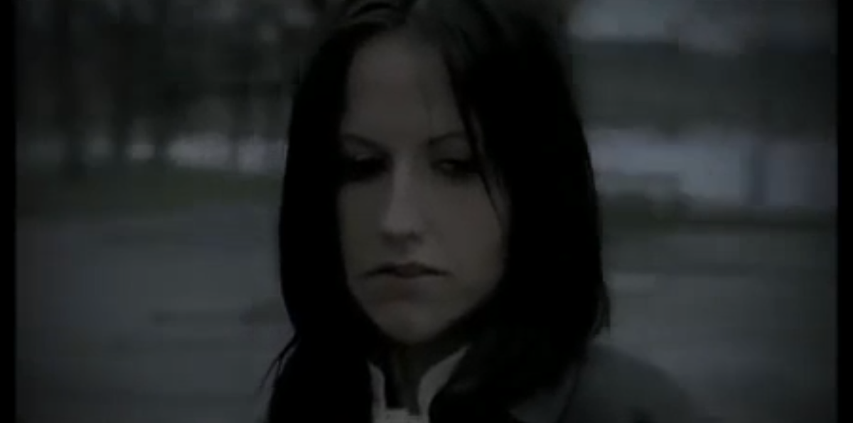 Персонаж Долорес О`Риордан в клипе "Beautiful Girl". Sanctuary Records Group, 2007.
