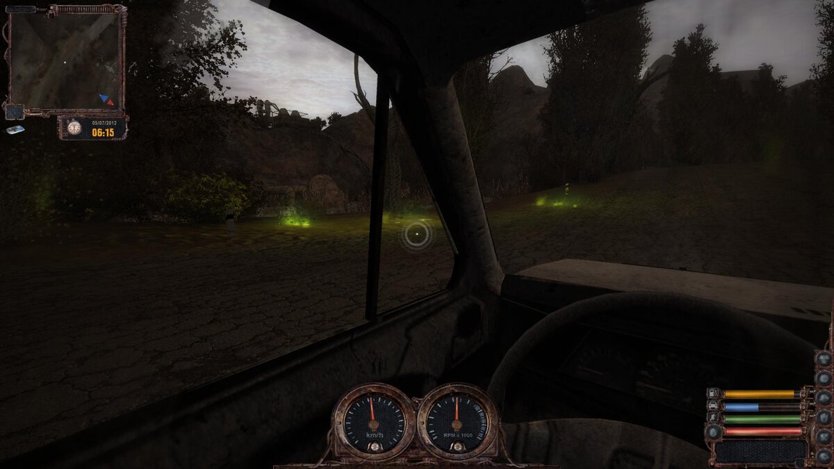 Несмотря на то что ГГ сидит в машине, при попадании в аномалию кисель жарится в ней будет Меченый.