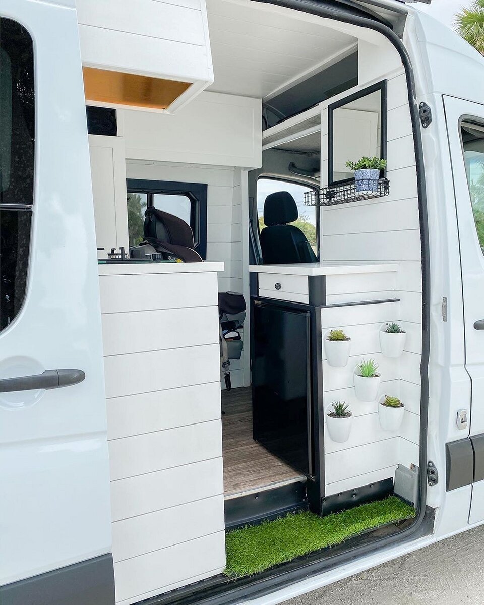 Instagram @ourvanquest