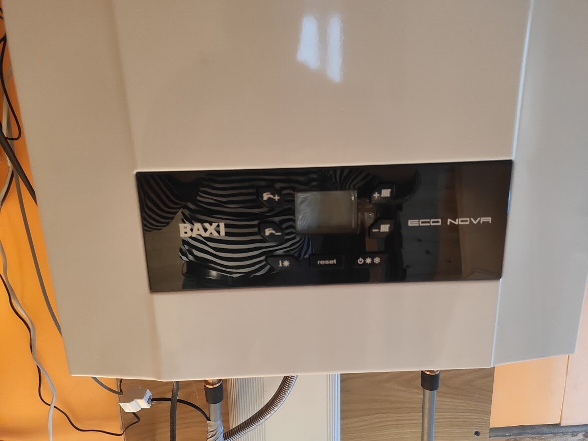 Baxi Eco Nova. Дизайн лицевой панели какой-то дешманский. Контур горячей воды не подключен