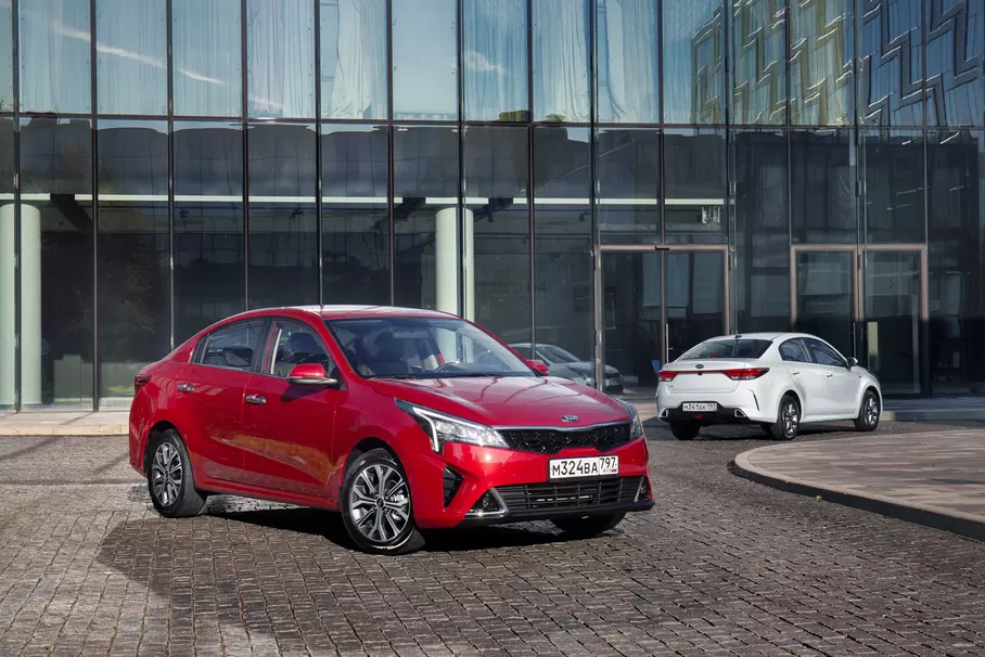 Общий тираж Rio всех поколений, проданных на российском рынке, подбирается к отметке 900 000. C учётом месячных продаж в 7,5 тысячи экземпляров, такими темпами для преодоления миллионной отметки Rio понадобится чуть больше года.