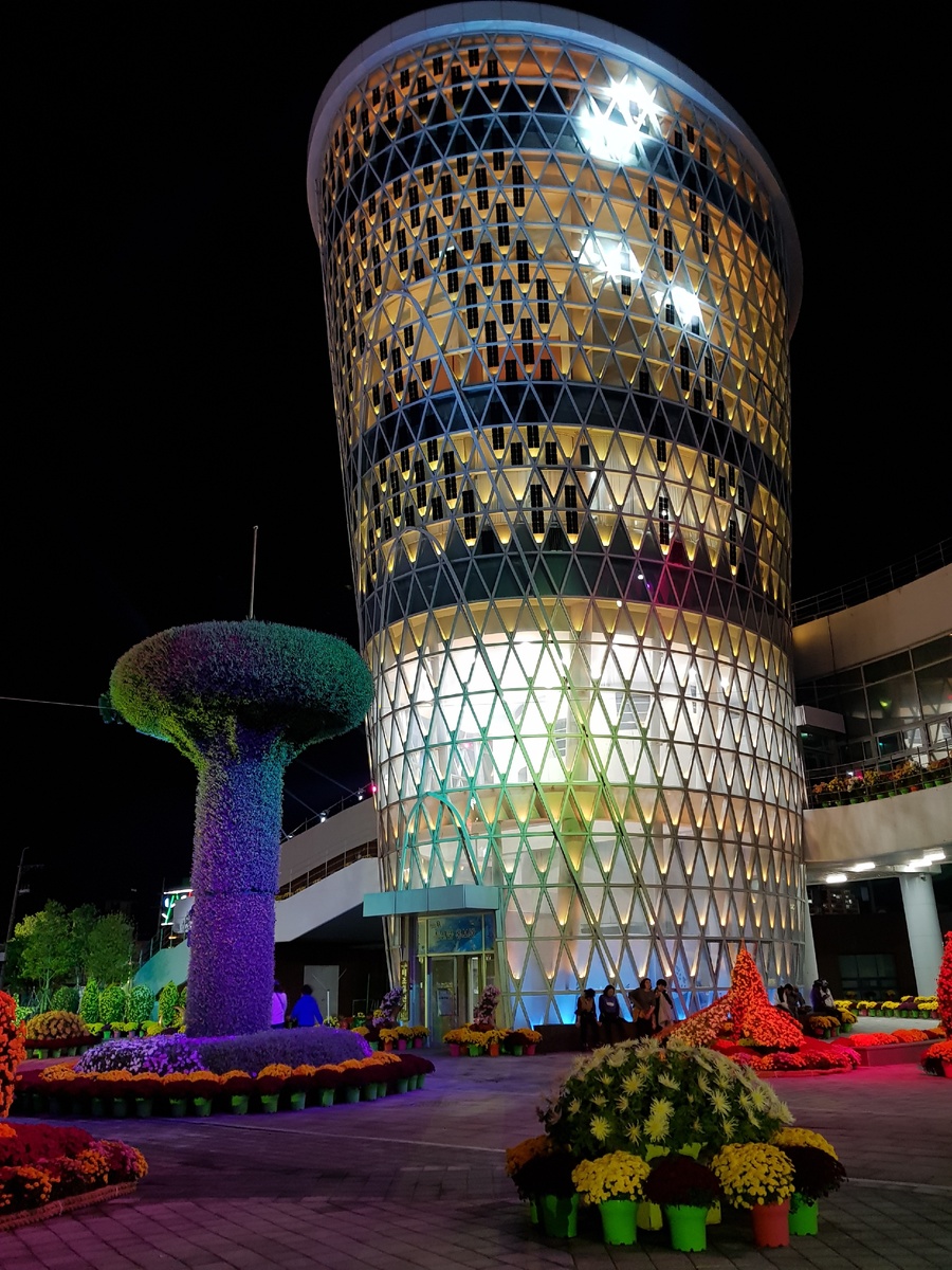 Он же с обратной стороны. Рядом видно экспозицию Wando Tower - тоже одна из достопримечательностей острова.